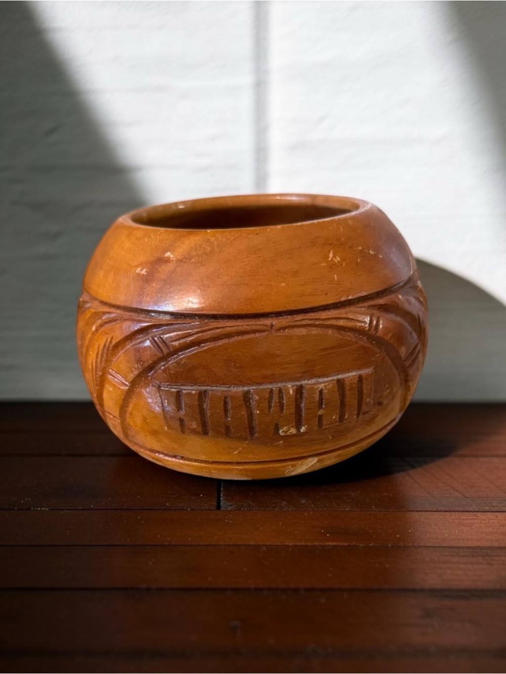 vintage hand-carved Hawaiian monkey pod wood bowl